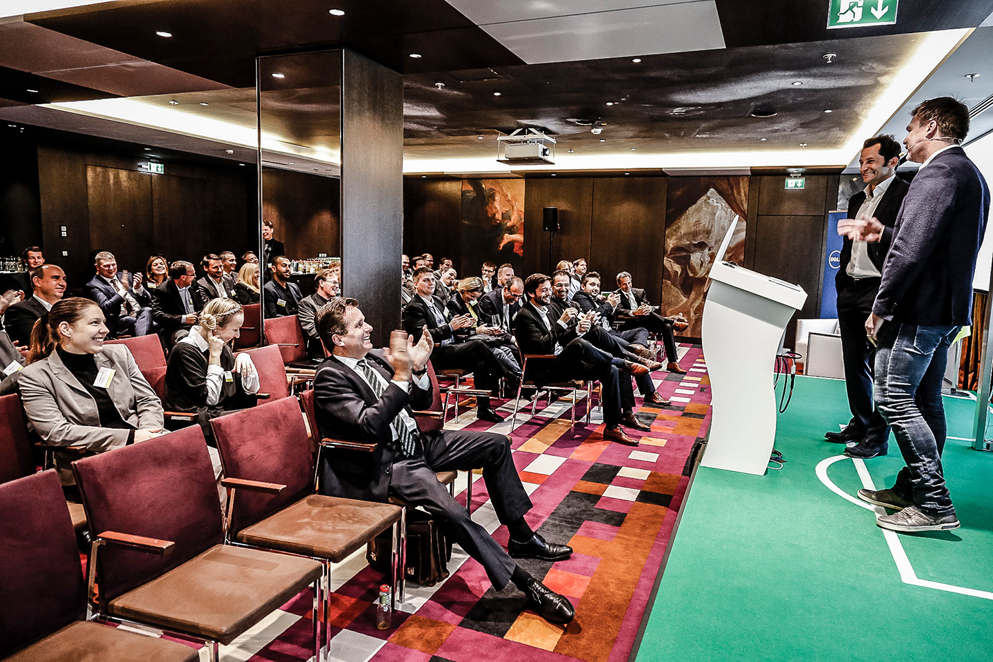 FC Bayern Fussball Veranstaltung für Dell mit Hamicic in einem Vortrag.