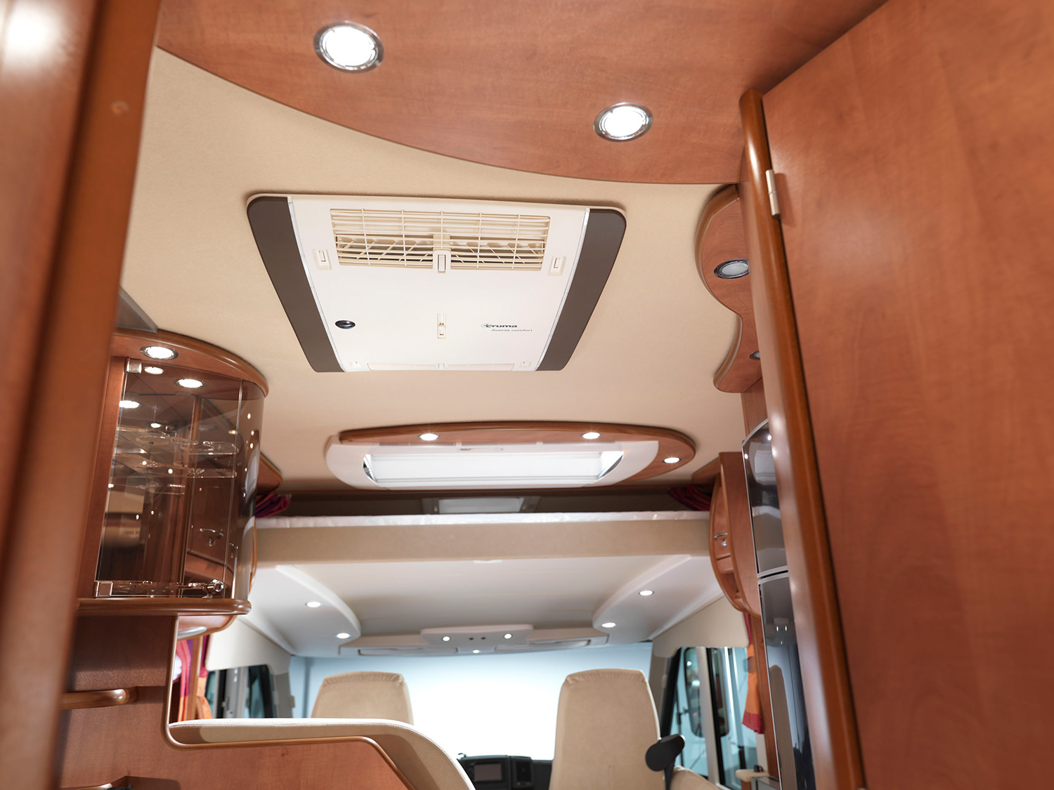 Eine Klimaanlage im Innenraum eines Camping Fahrzeuges