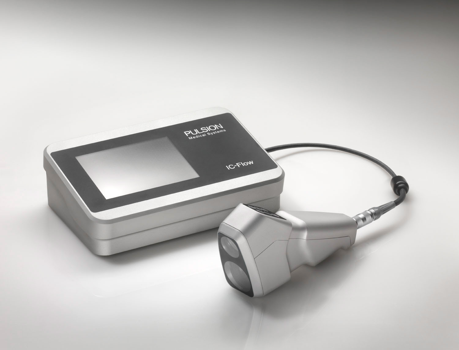 Medizinisches Diagnosegerät clean auf einem weißem Hintergrund fotografiert